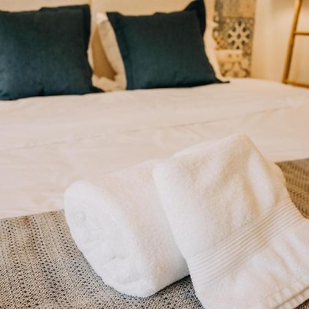 Loutraki Hidden Gem Ι Apartment ภายนอก รูปภาพ