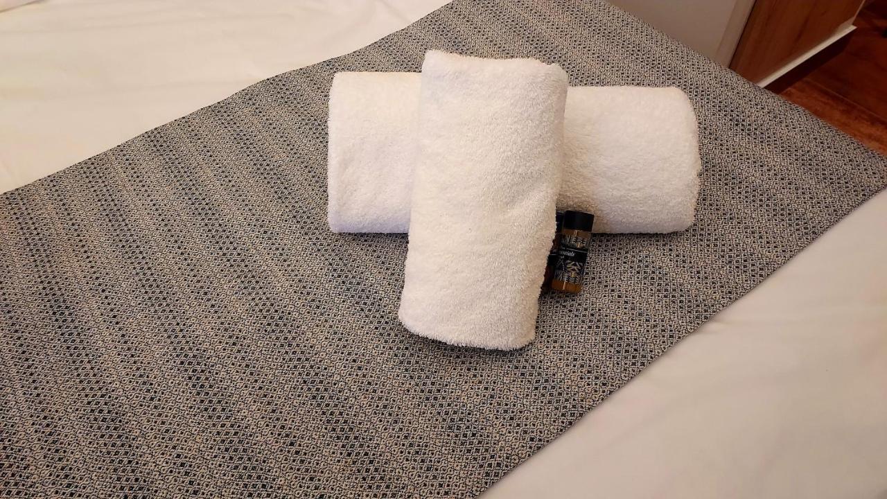 Loutraki Hidden Gem Ι Apartment ภายนอก รูปภาพ