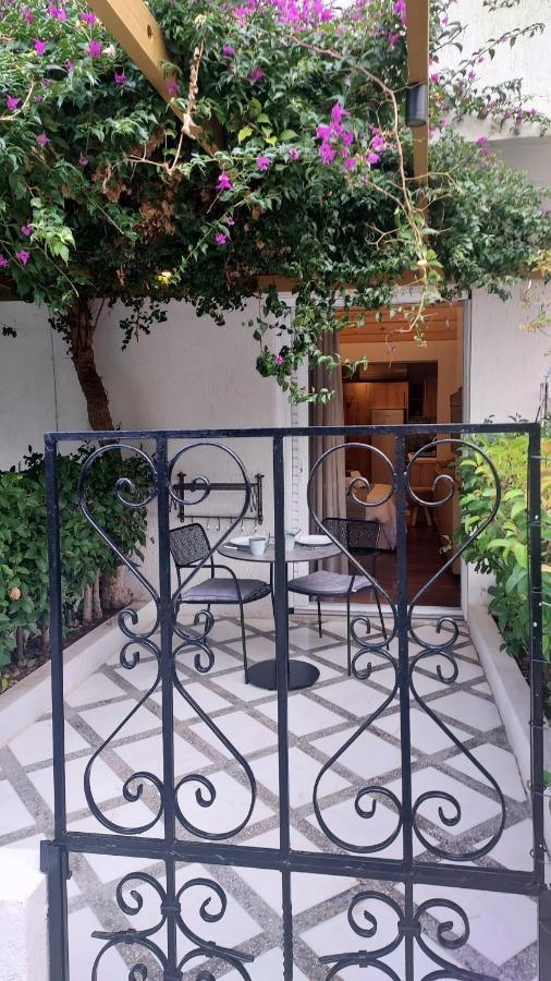 Loutraki Hidden Gem Ι Apartment ภายนอก รูปภาพ
