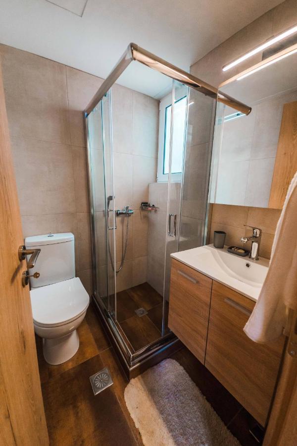 Loutraki Hidden Gem Ι Apartment ภายนอก รูปภาพ
